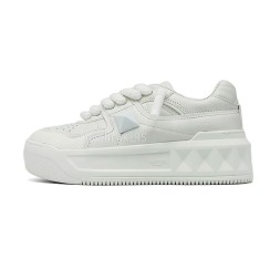 Valentino Garavani One Stud Xl Woman Total White